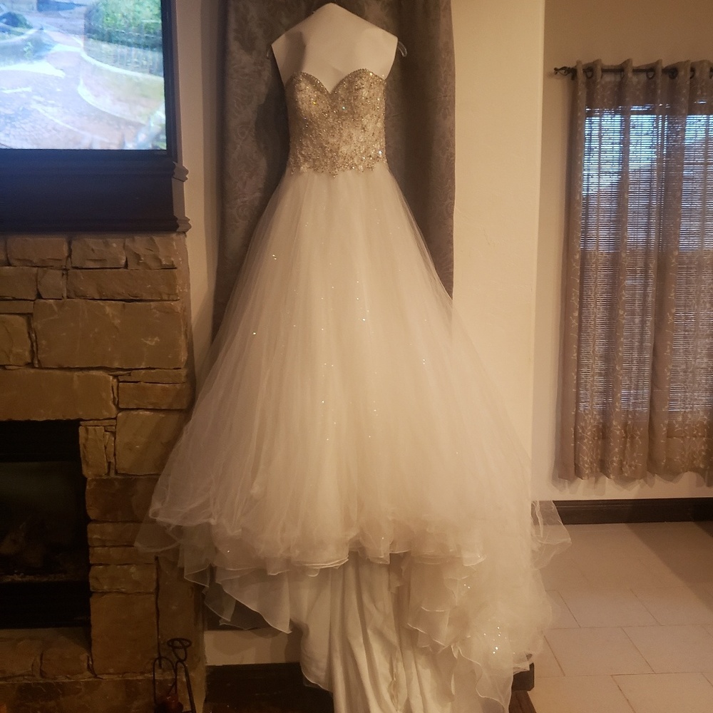Wedding dress by Morilee Madeline Gardner - Picture 2 of 7